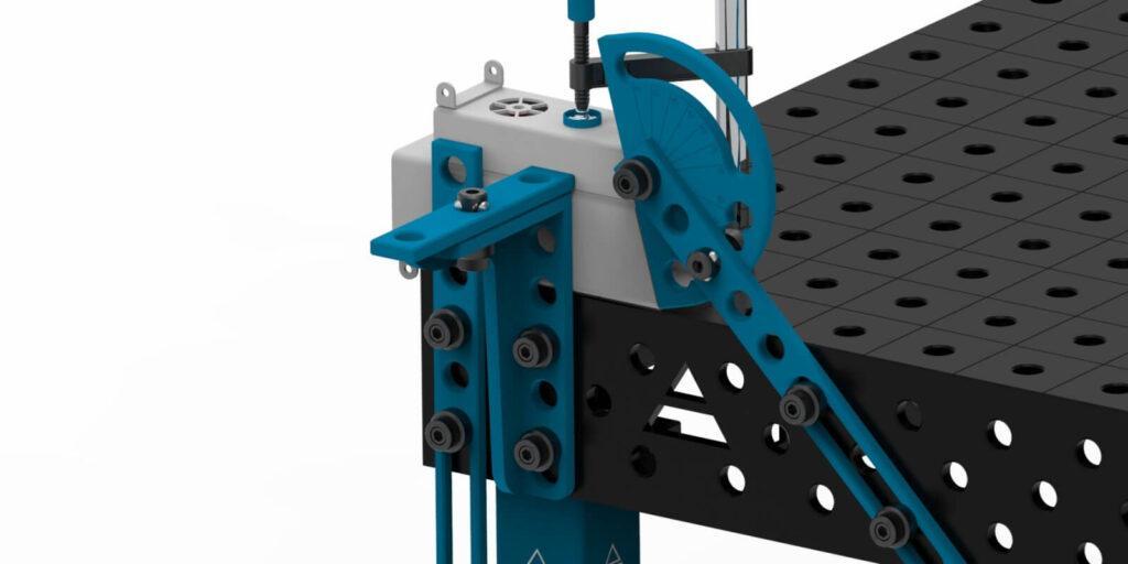 zastosowanie trzpieni montażowych na ścianach bocznych stołu spawalniczego PRO