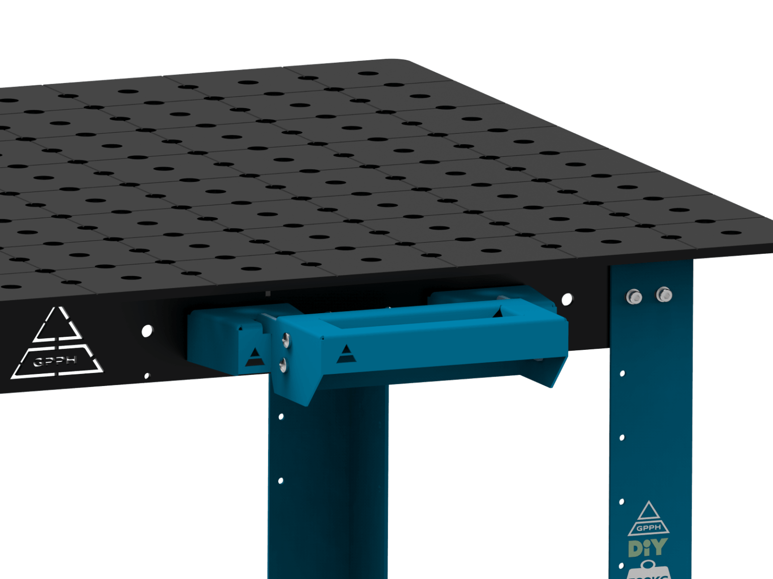 Stół DIY z zamontowanymi półkami