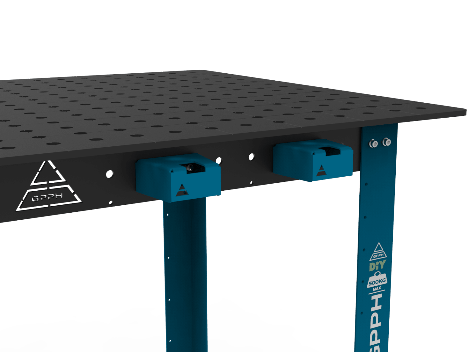 Stół DIY z zamontowanymi półkami