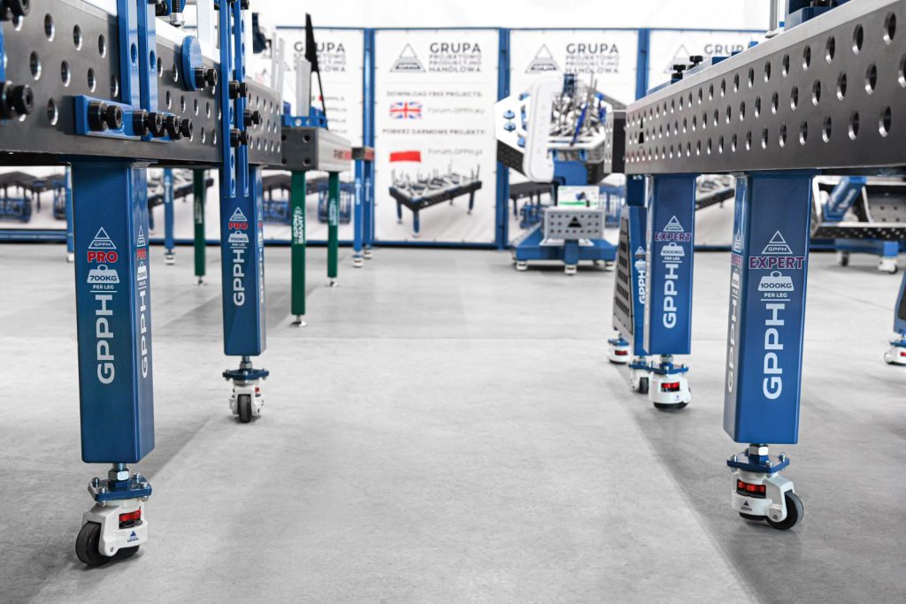 Detalle de las patas de las mesas de soldadura GPPH convencionales de las series PRO y EXPERT