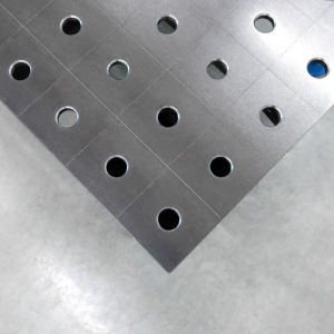 Stół Spawalniczy PLUS Siatka - 100x100mm, System - Φ28, Rozmiar - 2000x1000mm
