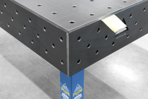 Stół Spawalniczy PLUS 1500x1480 mm – System otworów φ16, siatka 100x100 mm
